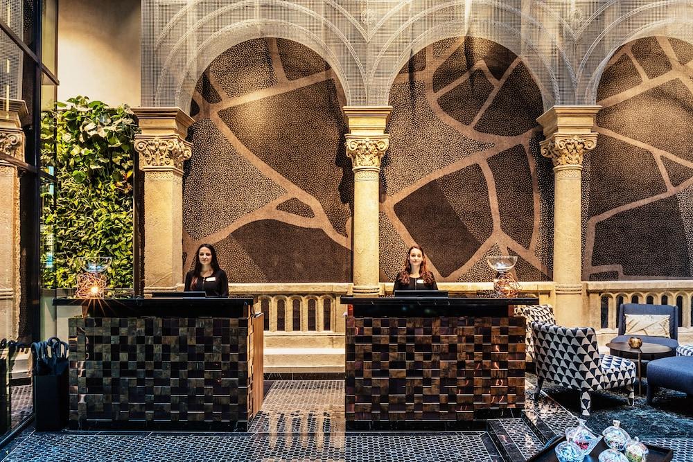 Hotel Clark Budapest - Adults Only Bagian luar foto The hotel's lobby