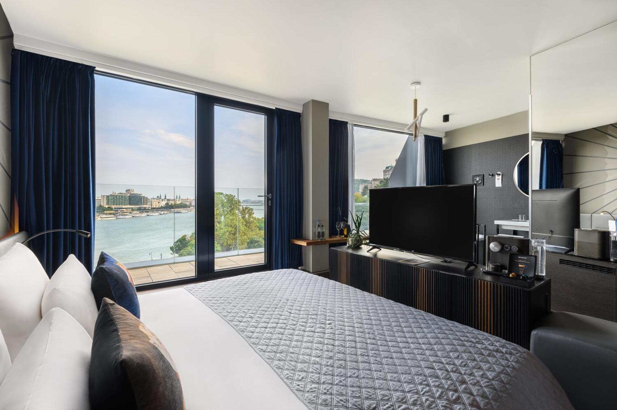 Hotel Clark Budapest - Adults Only Bagian luar foto Deluxe Suite