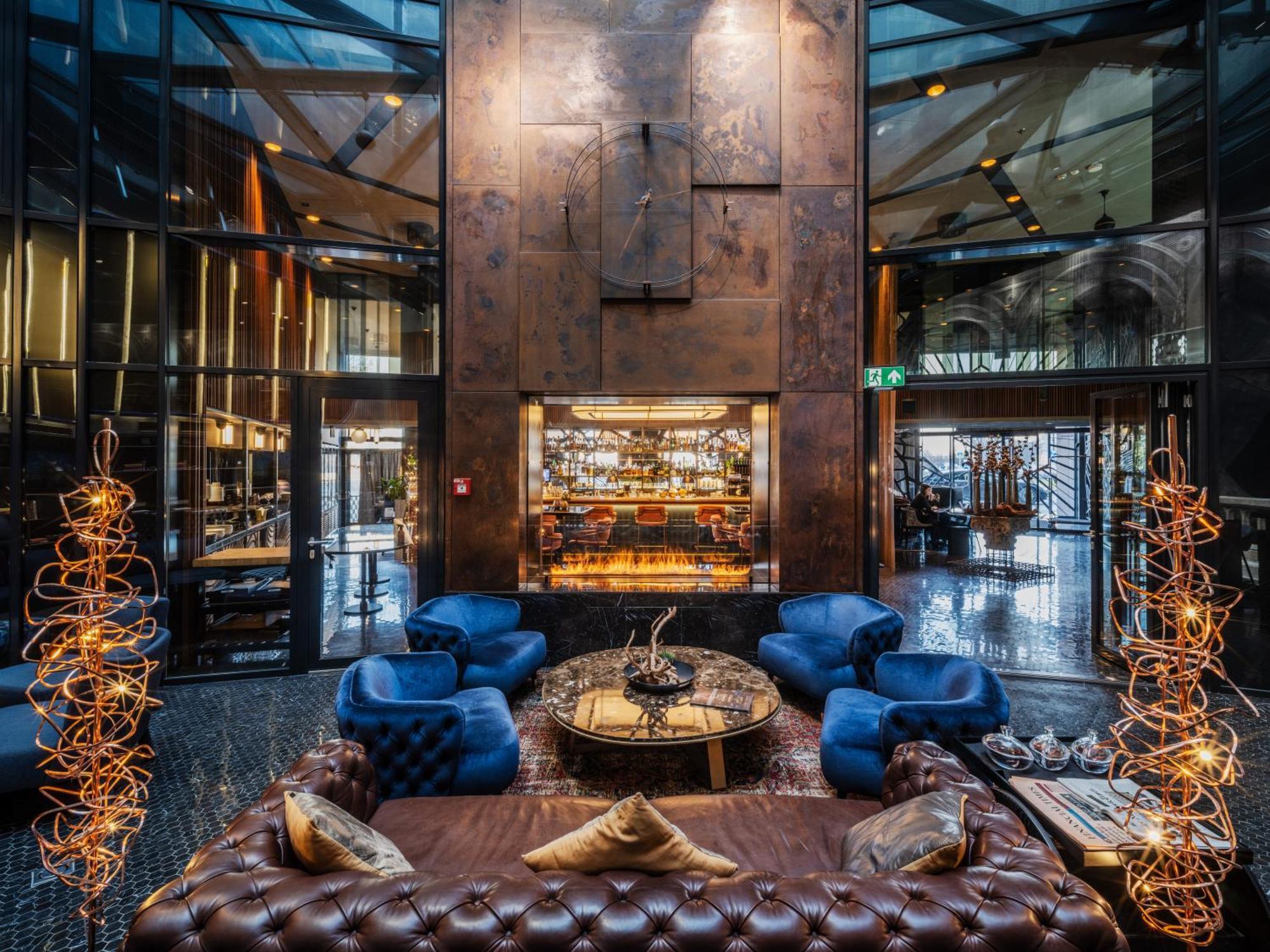 Hotel Clark Budapest - Adults Only Bagian luar foto The lobby of the hotel