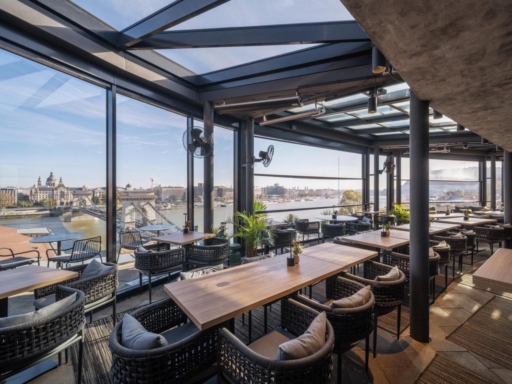 Hotel Clark Budapest - Adults Only Bagian luar foto The River Restaurant