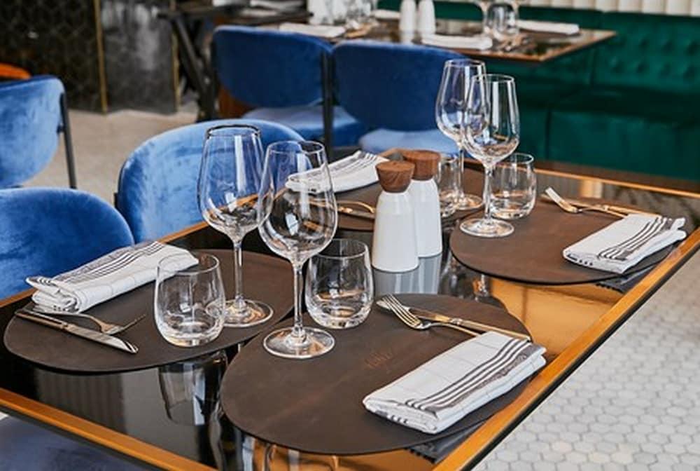 Hotel Clark Budapest - Adults Only Bagian luar foto Table setting