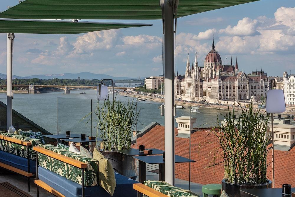 Hotel Clark Budapest - Adults Only Bagian luar foto View from the rooftop terrace