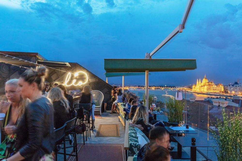 Hotel Clark Budapest - Adults Only Bagian luar foto View from the rooftop